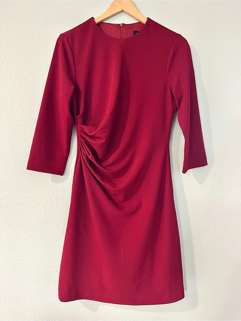 Alexia Admor Cristal Midi Dress in Cranberry Size Medium